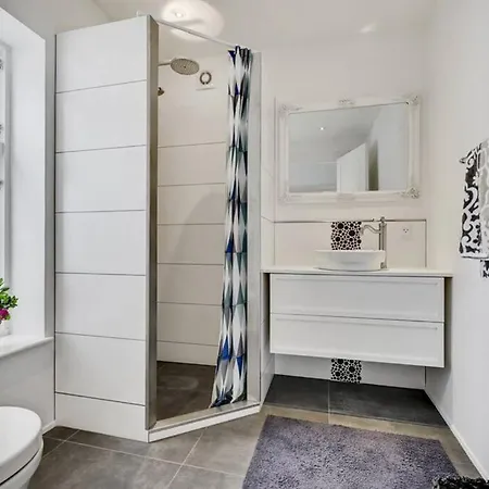 Feriehus *****elegant Feriebolig I Hjertet Af